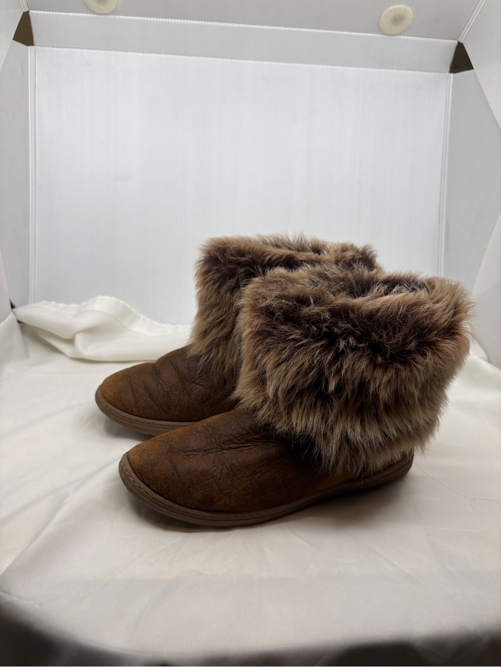 Overland Women's Inez Sheepskin Slipper Boots 6